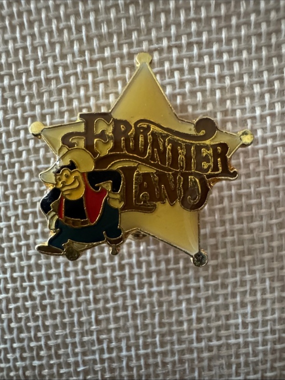 VTG Disney Frontier Land "Outlaw Pete" Sheriff Star Pin
